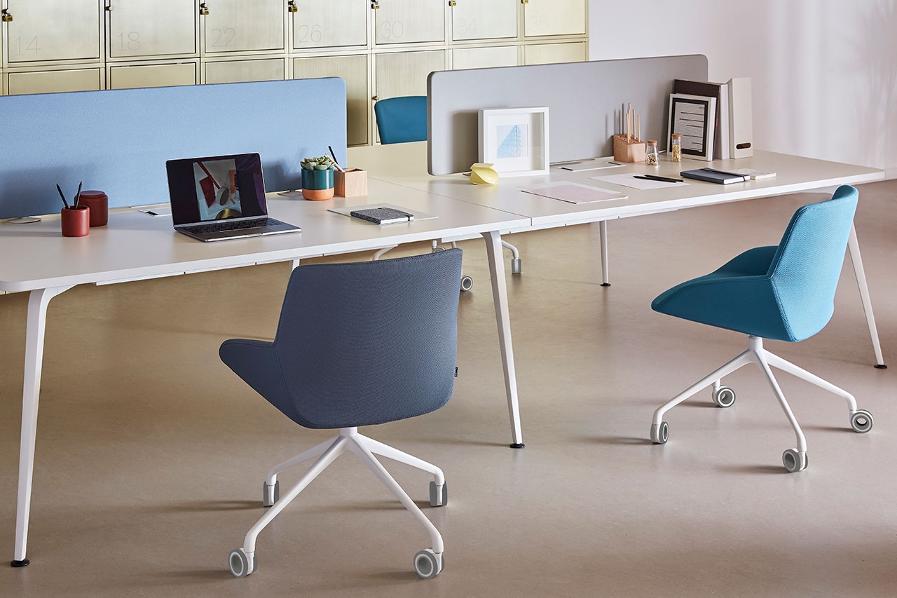 Noom 30 Medium Backrest Swivel Gaslift Armchair w/Castors