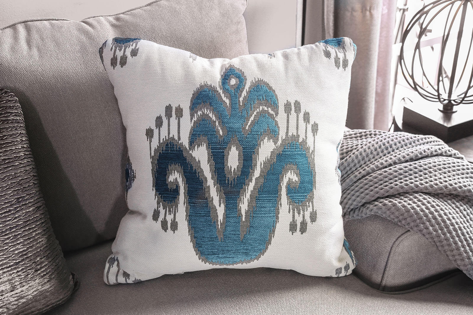Renesmee Fabric Living Room Set