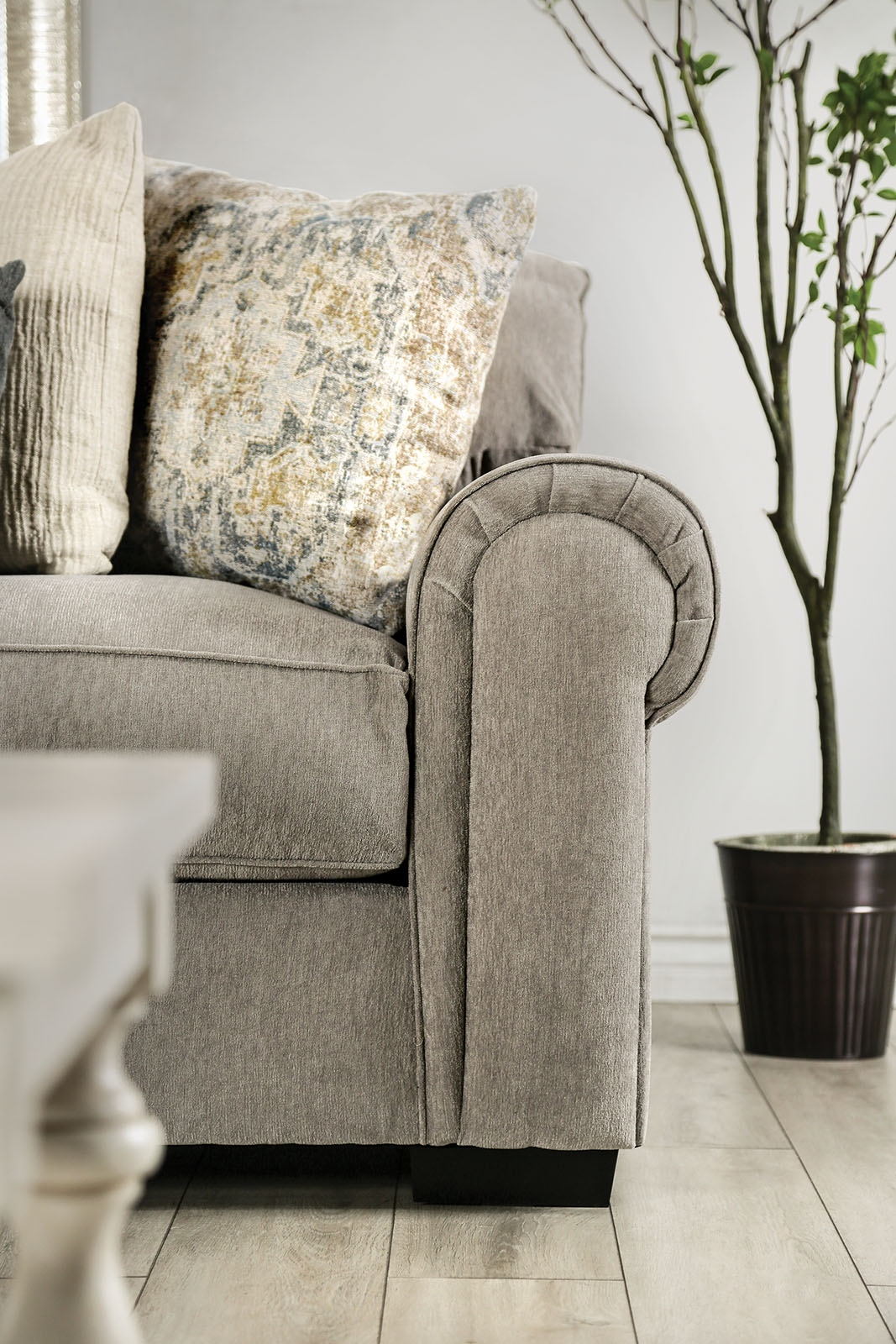 Osborne Fabric Loveseat
