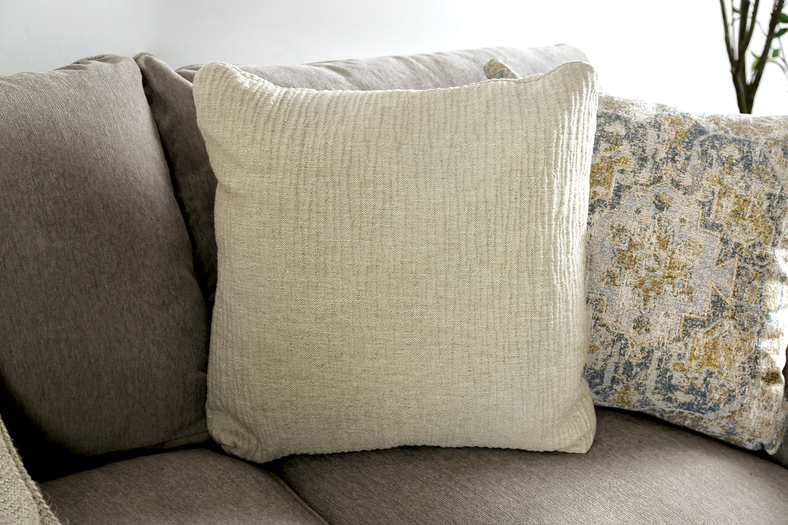 Osborne Fabric Loveseat