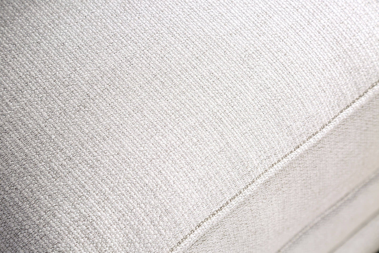 Giovanni Fabric Loveseat