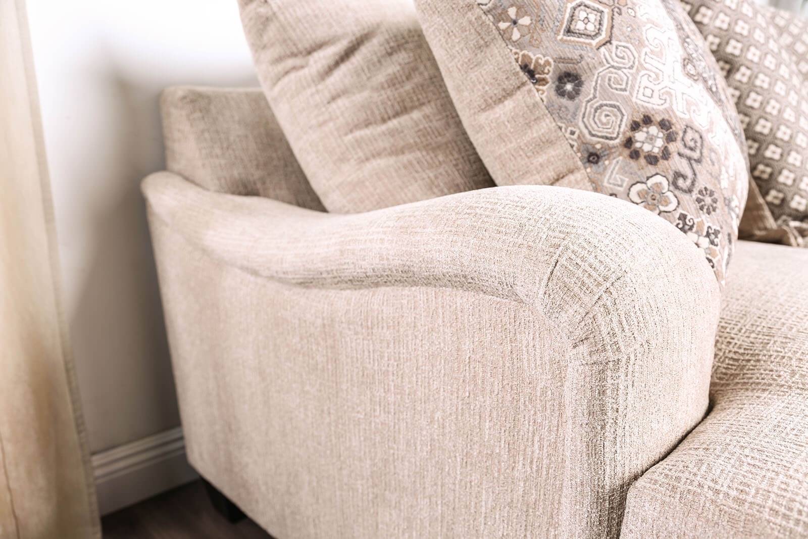 Jaylinn Fabric Sofa