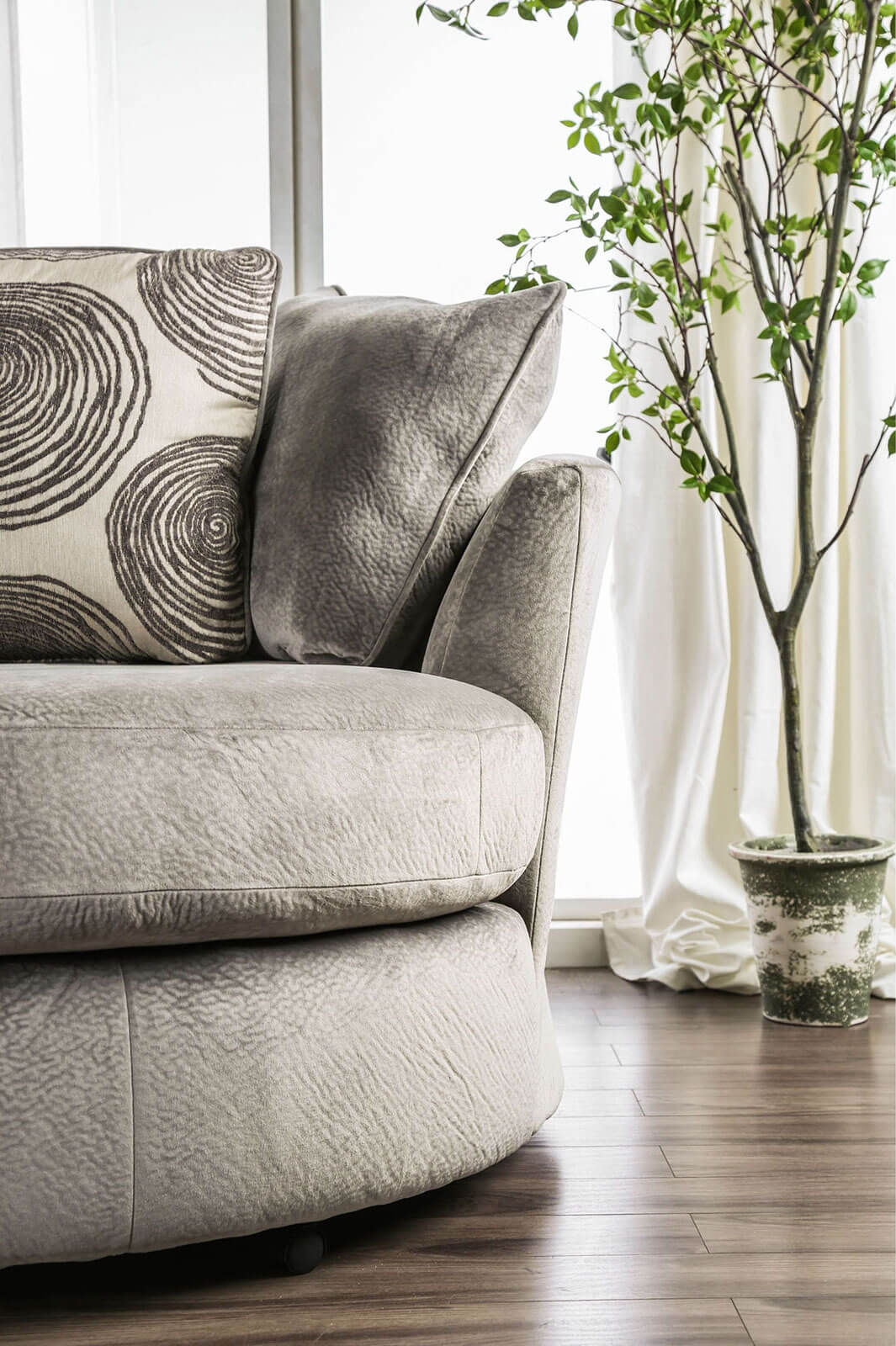 Bonaventura Fabric Swivel Chair