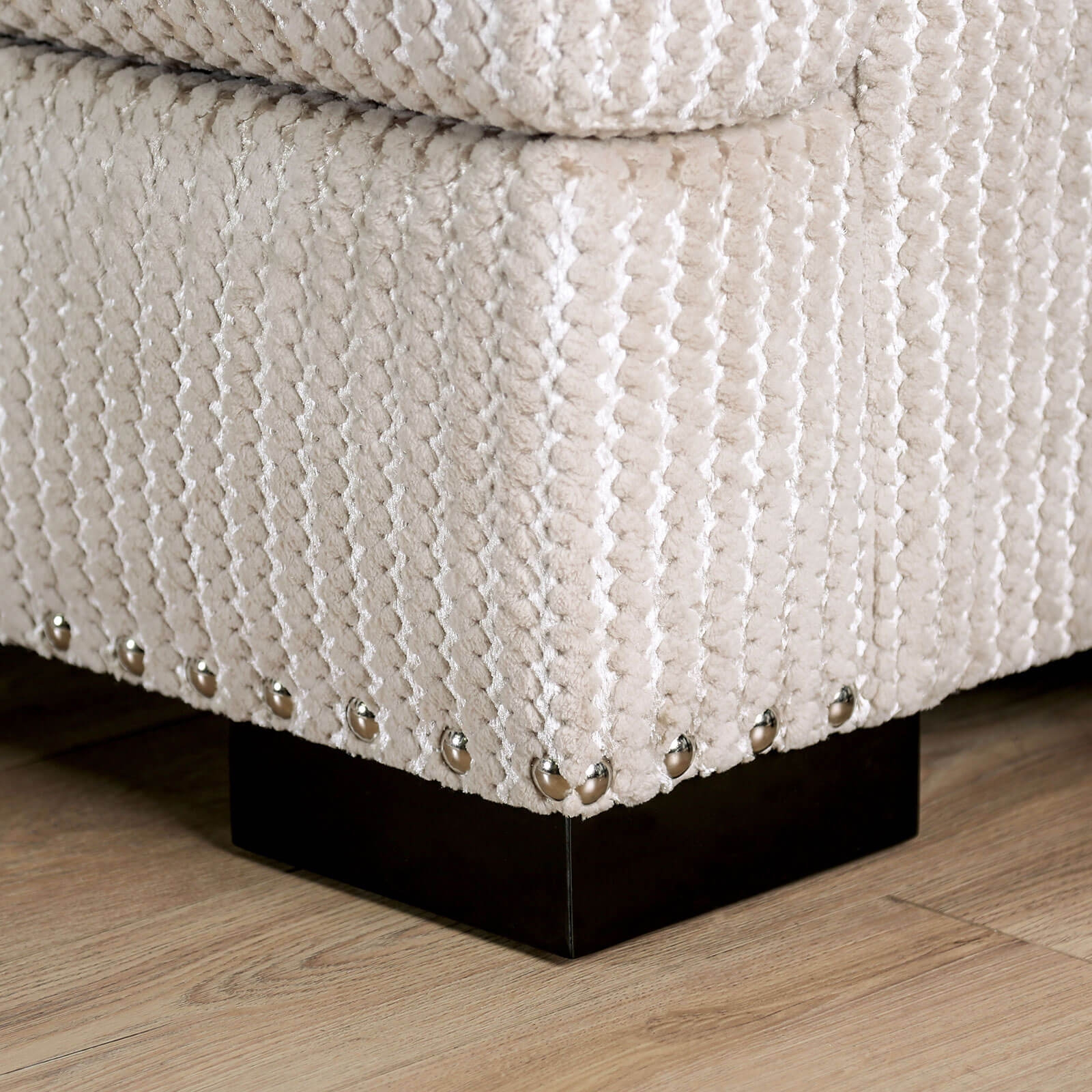 Zayla Chenille Fabric Loveseat