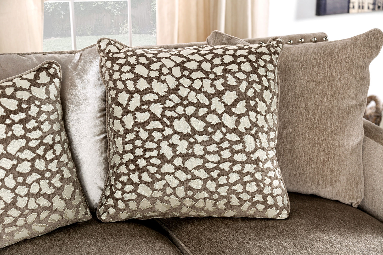 Hendon Fabric Loveseat