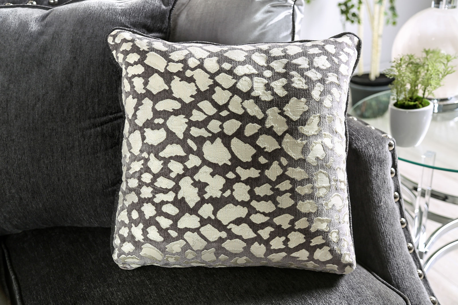 Hendon Fabric Loveseat