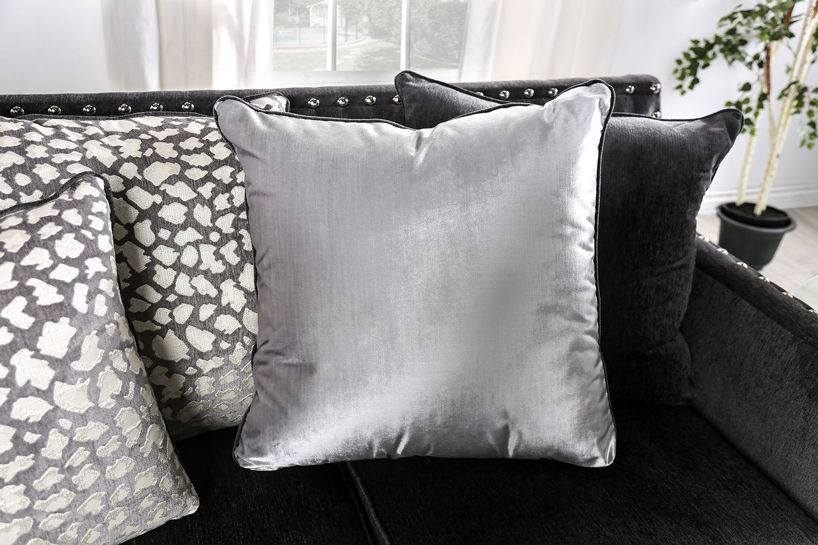 Hendon Fabric Loveseat