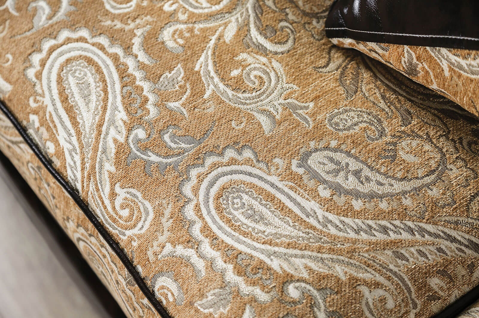 Aislynn Chenille Fabric/Leatherette Sofa