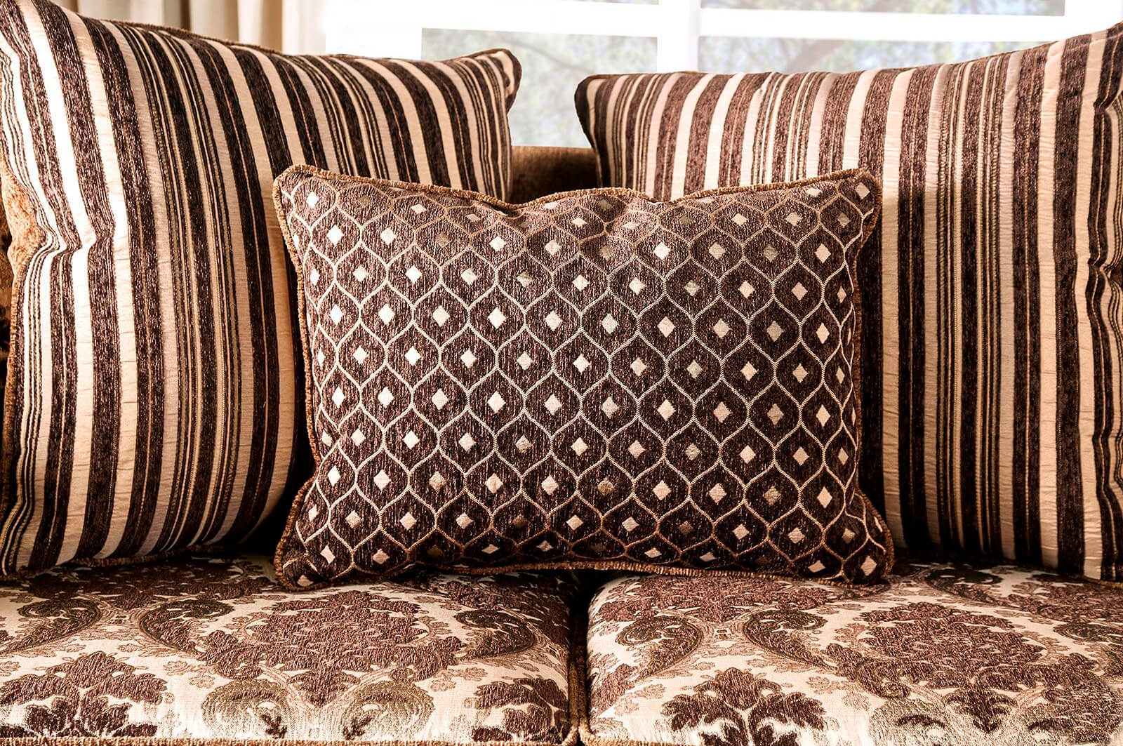 Tilde Chenille Fabric Loveseat