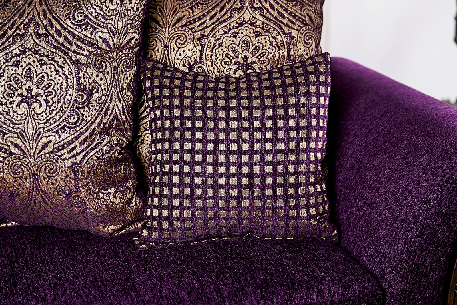 Casilda Fabric/Wood Loveseat
