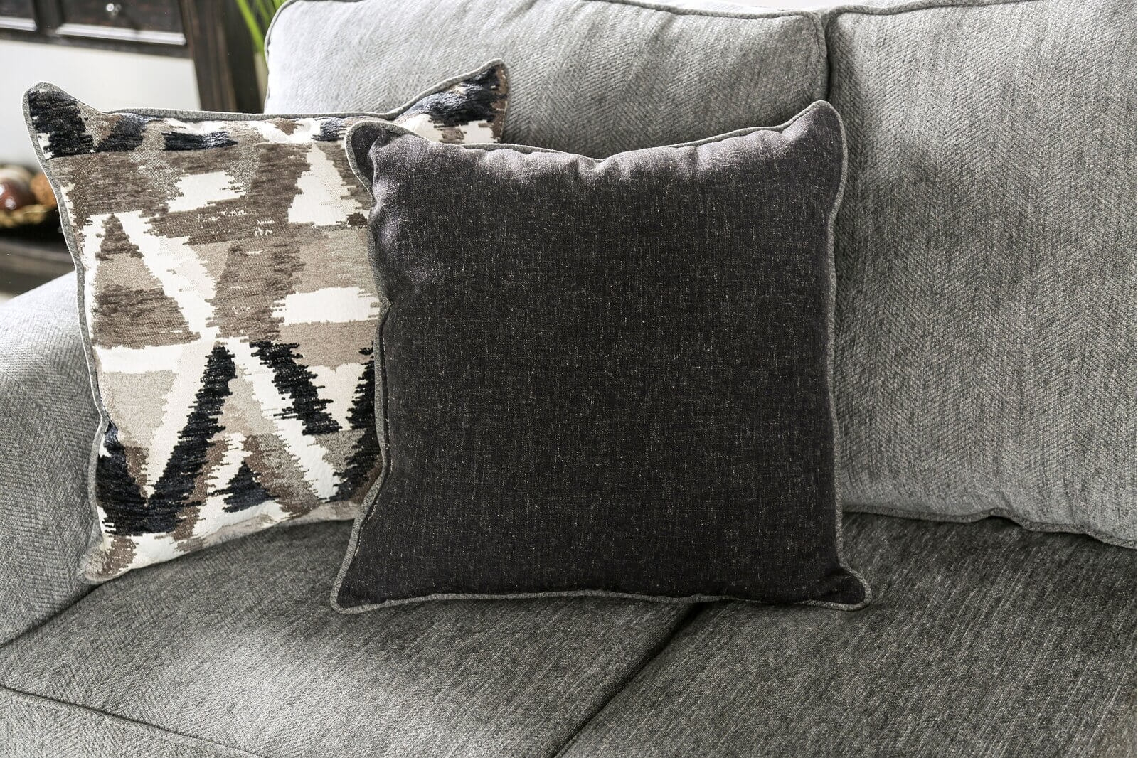 Delgada Chenille Fabric Loveseat