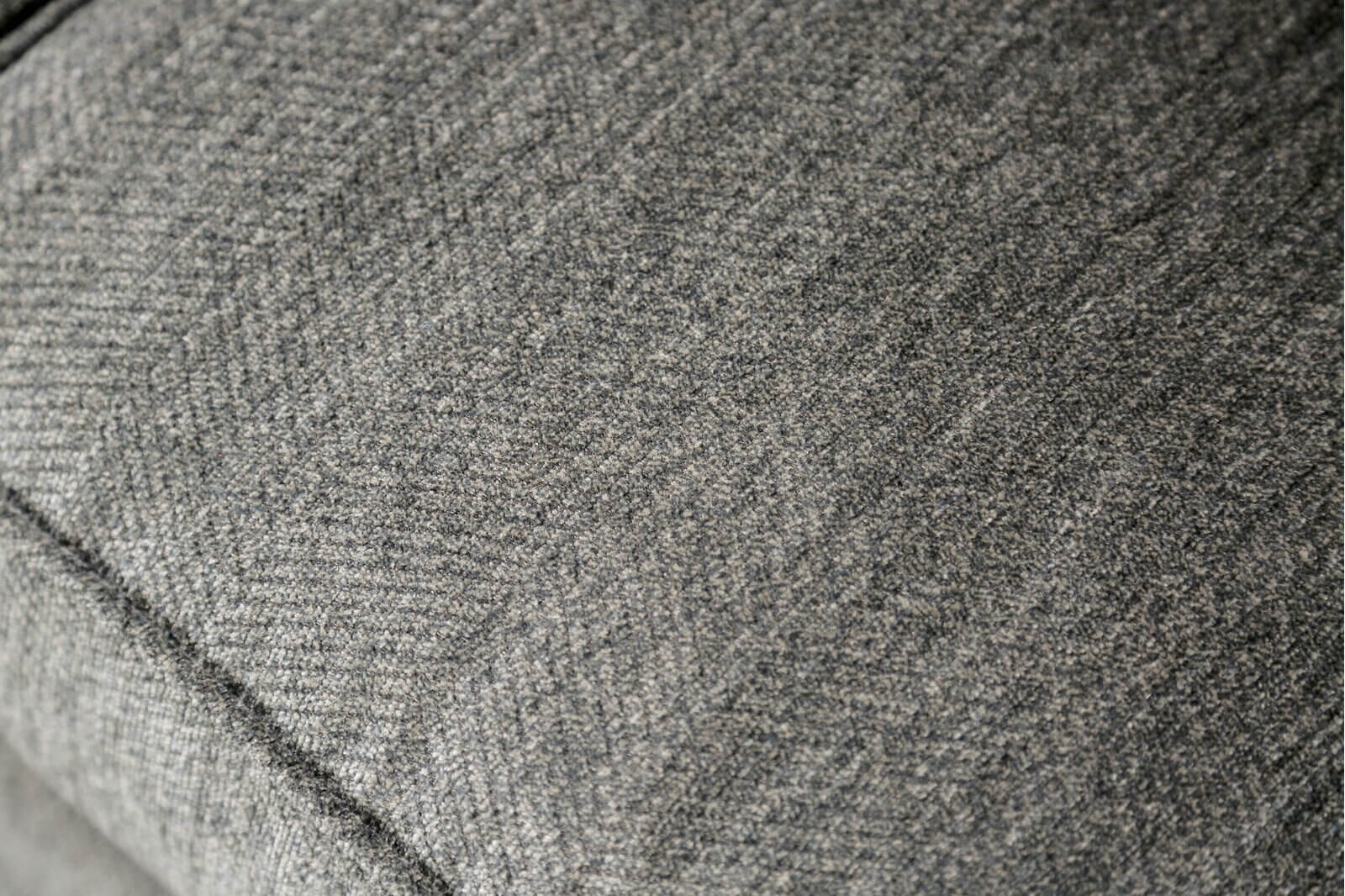 Delgada Fabric Loveseat