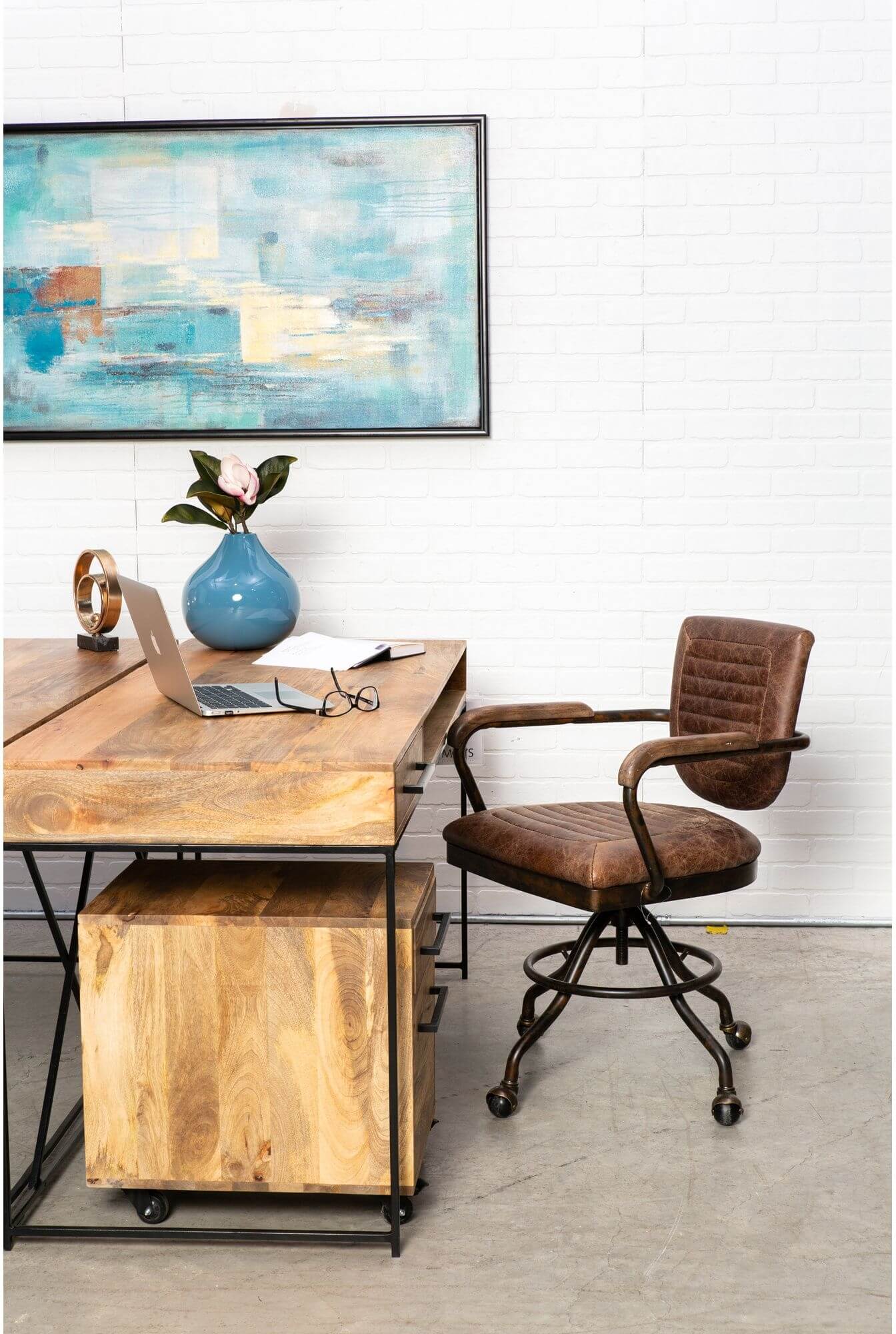 Colvin Desk
