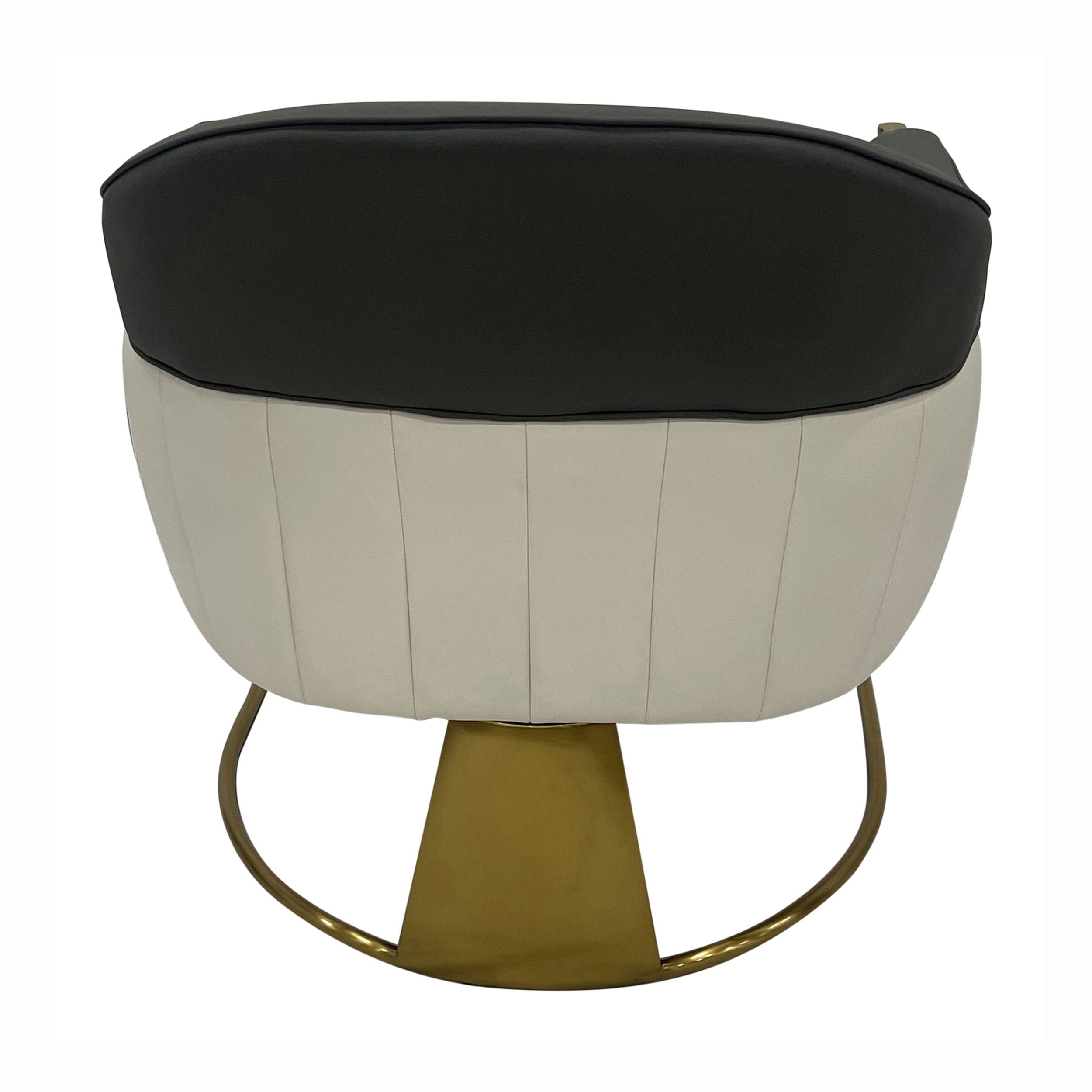 Timeless Vinyl Sofa Chair