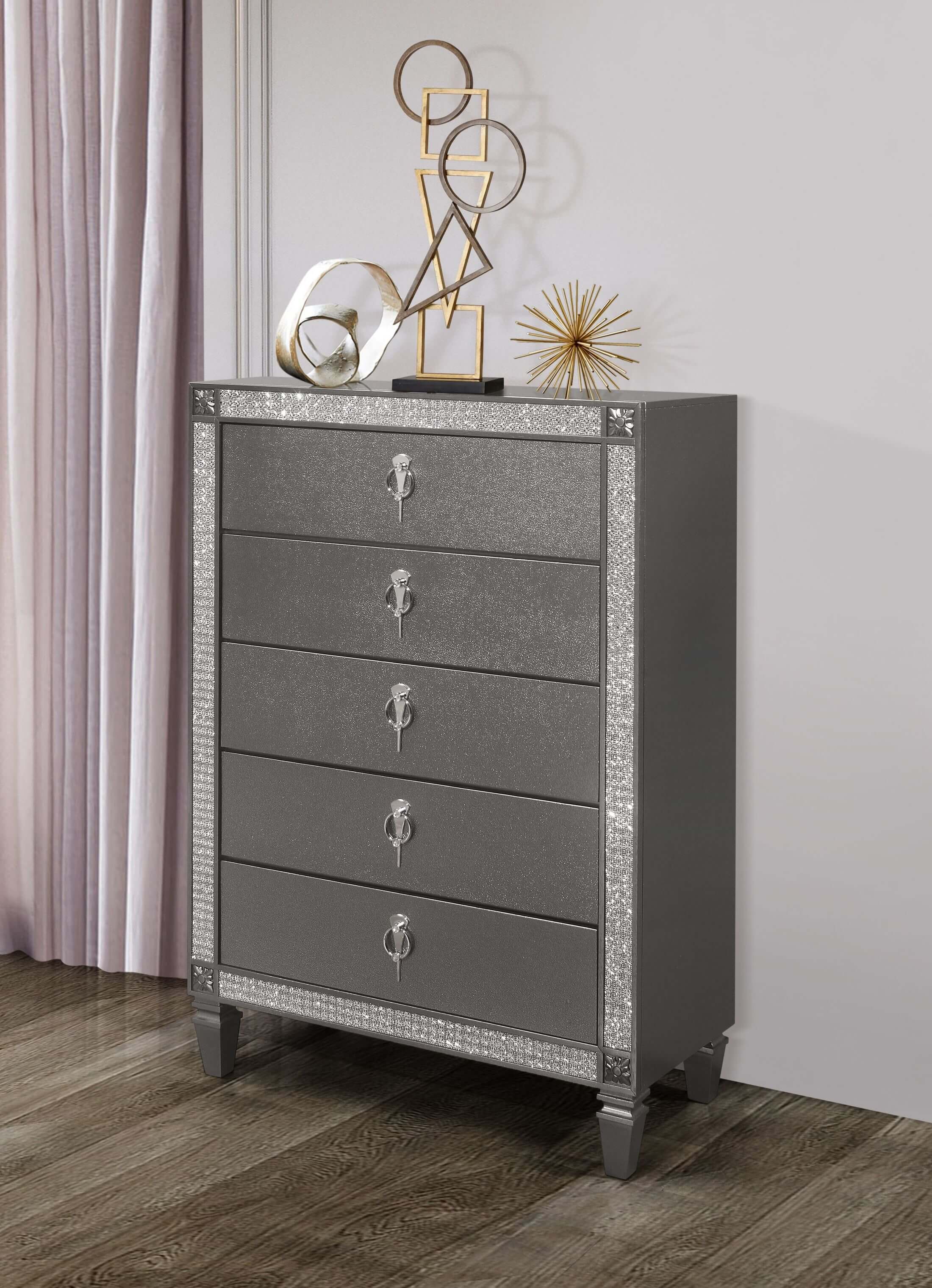 Stella Chest