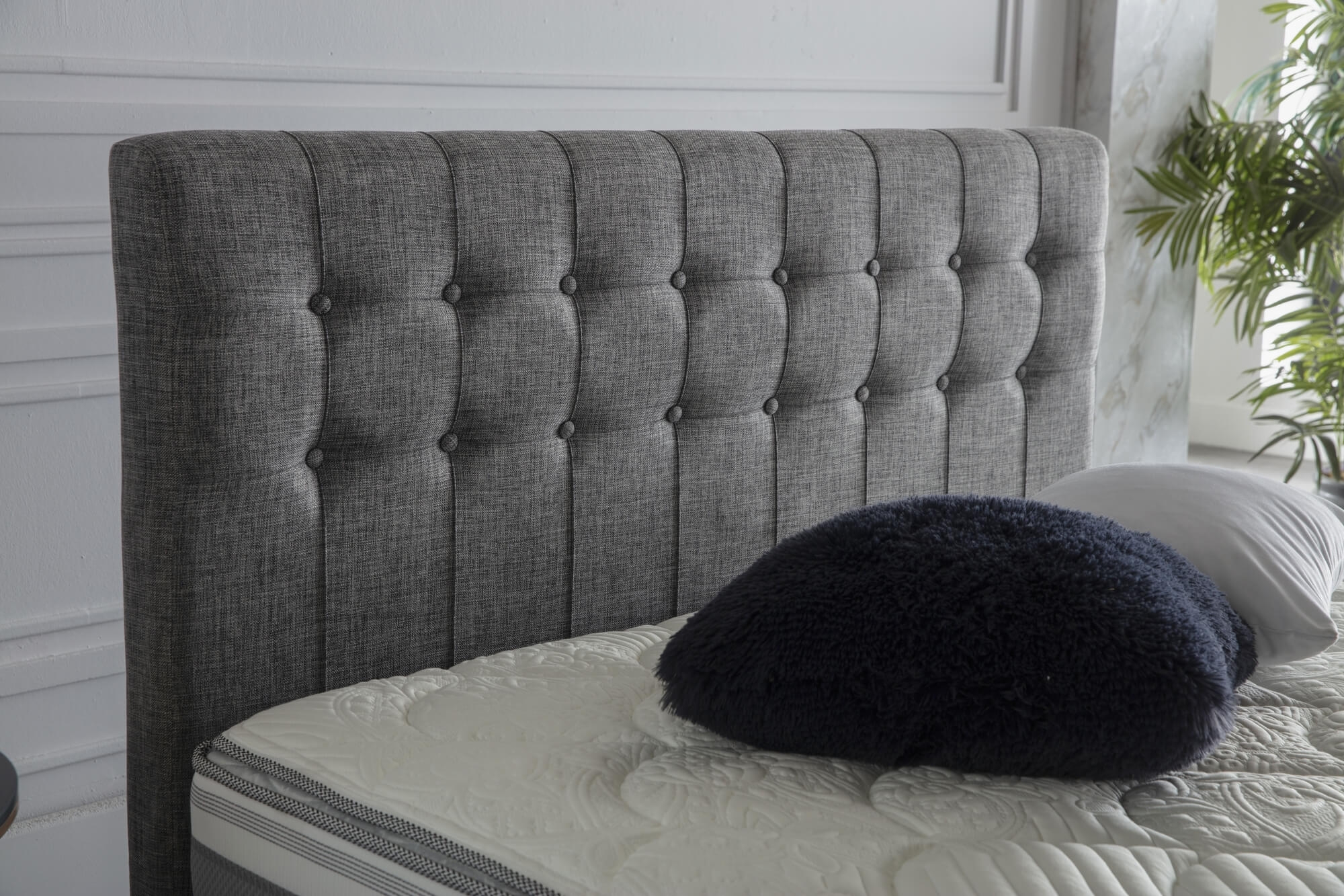 Stratton Tufted Full Size Bed In A Box