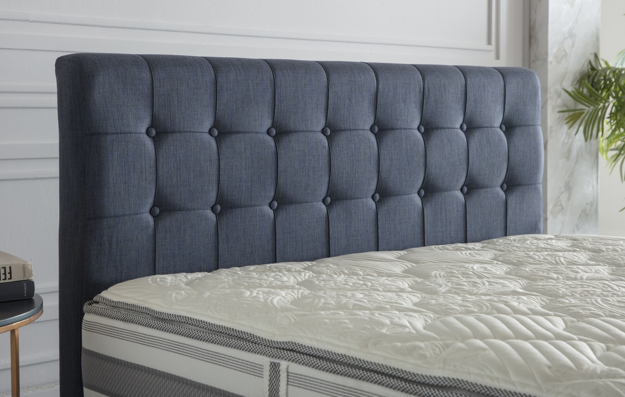 Stratton Tufted Full Size Bed In A Box