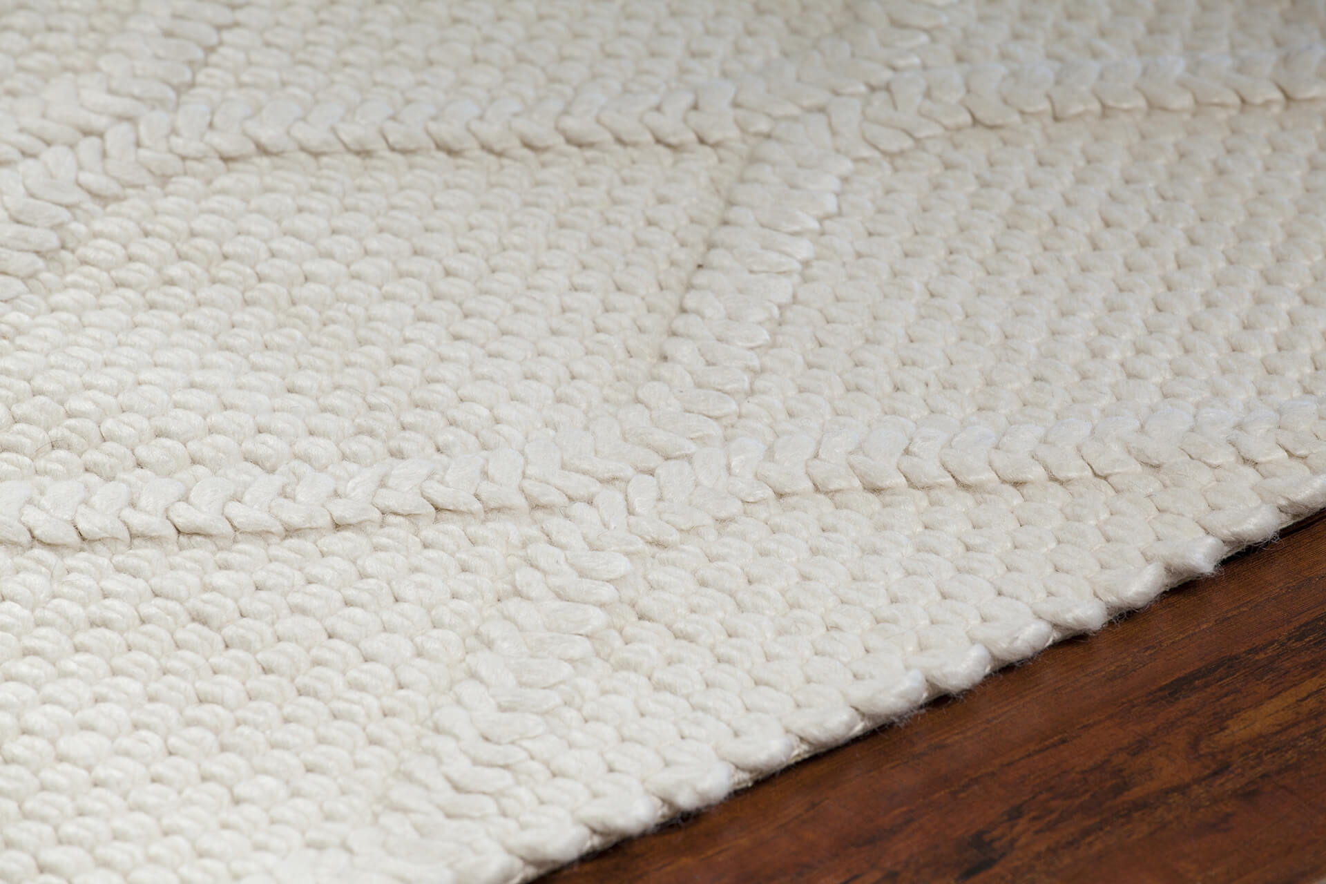 Sujan Wool/Viscose Rectangular Handmade Rug, 5' x 7'6"
