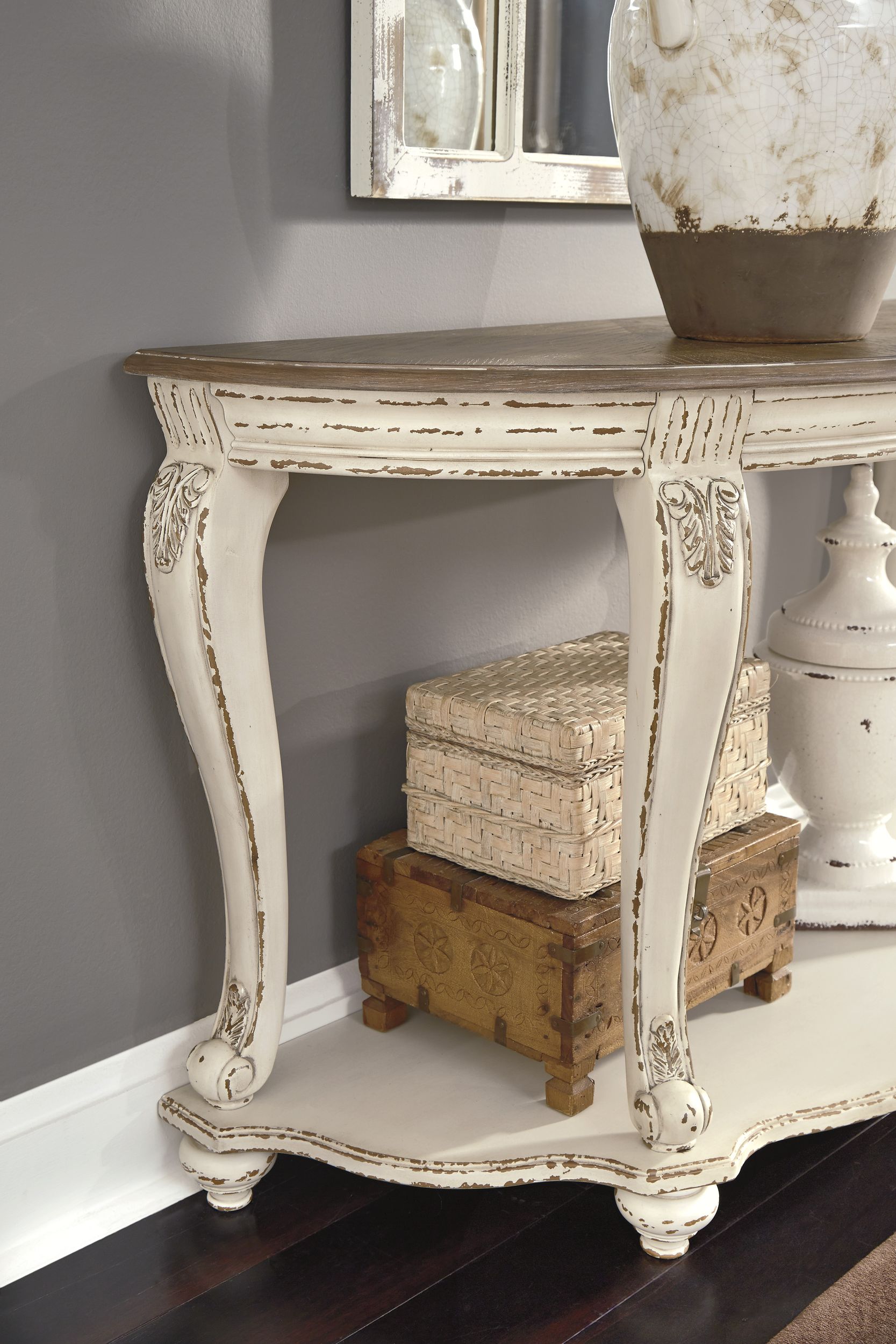 Realyn Wood Veneer Sofa Table