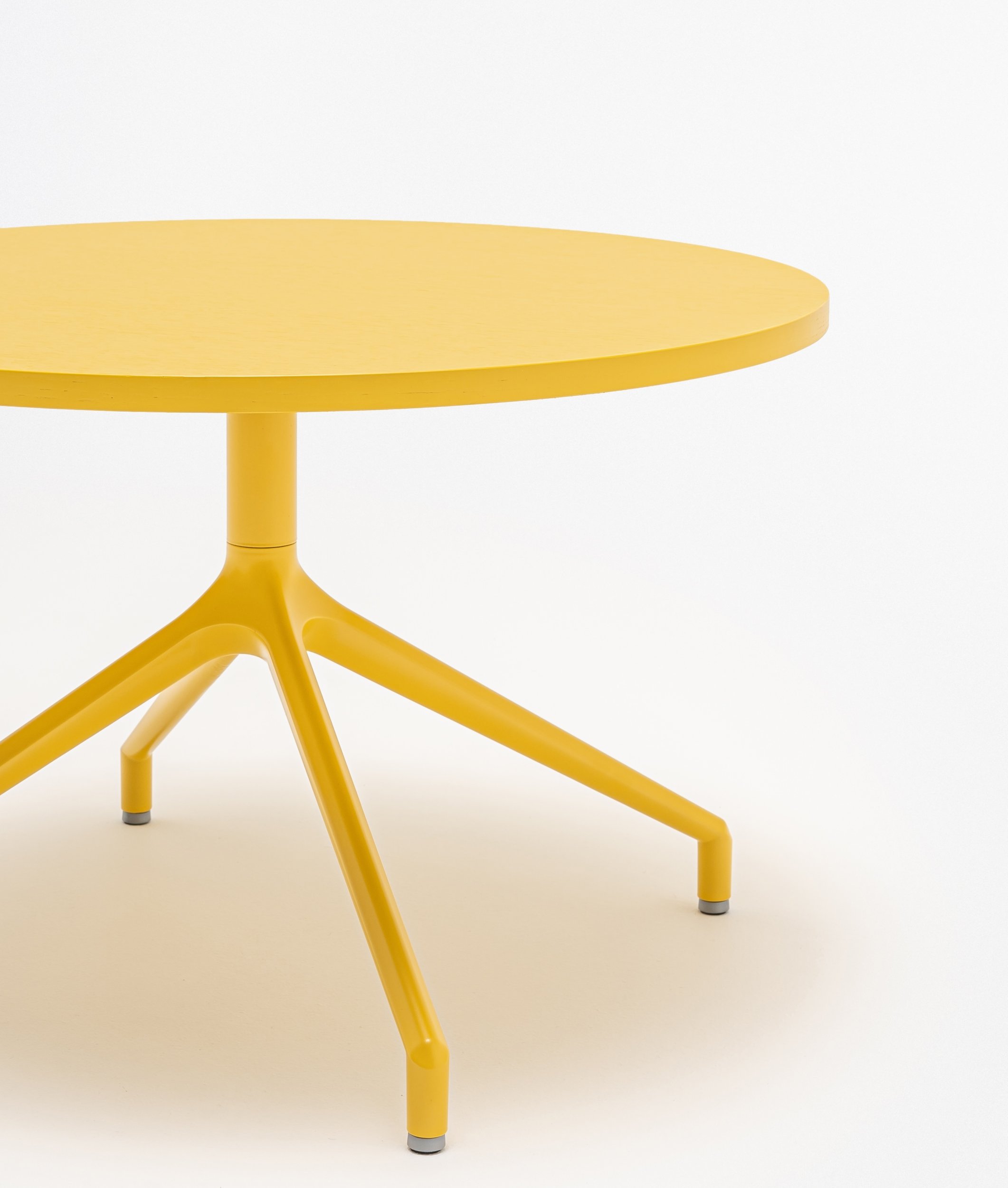 Gobo Round MDF/Metal Low Office Cafe Table