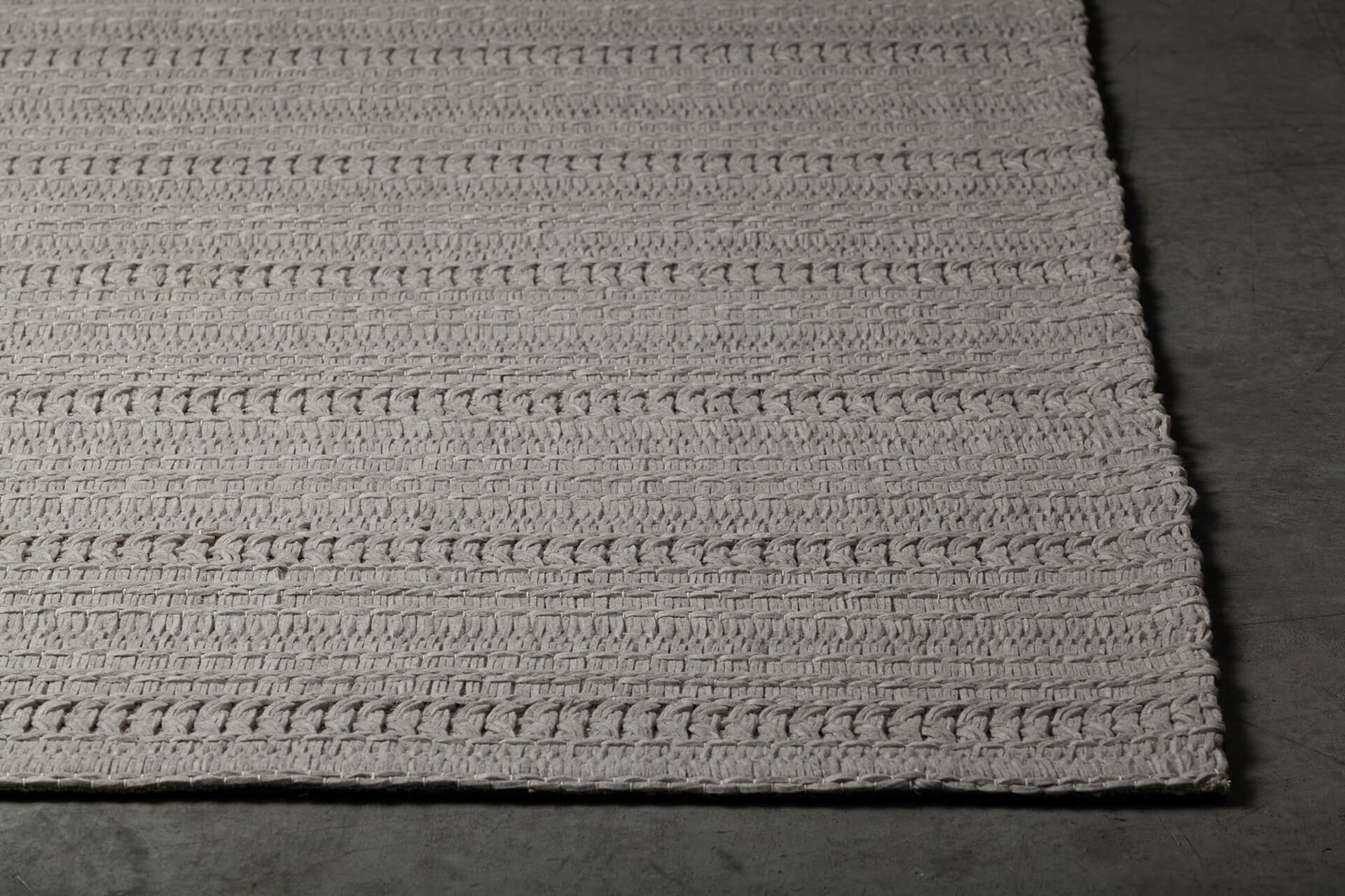 Tia Wool Rectangular Handmade Rug, 9' x 13'