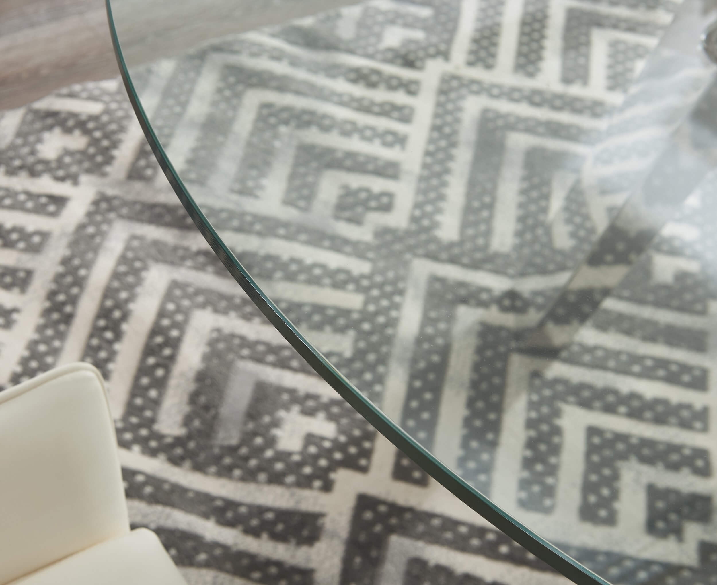 Tower Glass Round Table