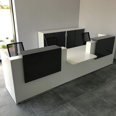 Tera Customizable Reception Desk