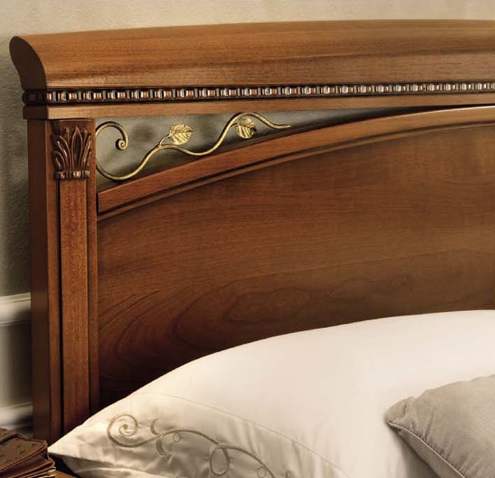 Treviso Wood Platform Bedroom Set