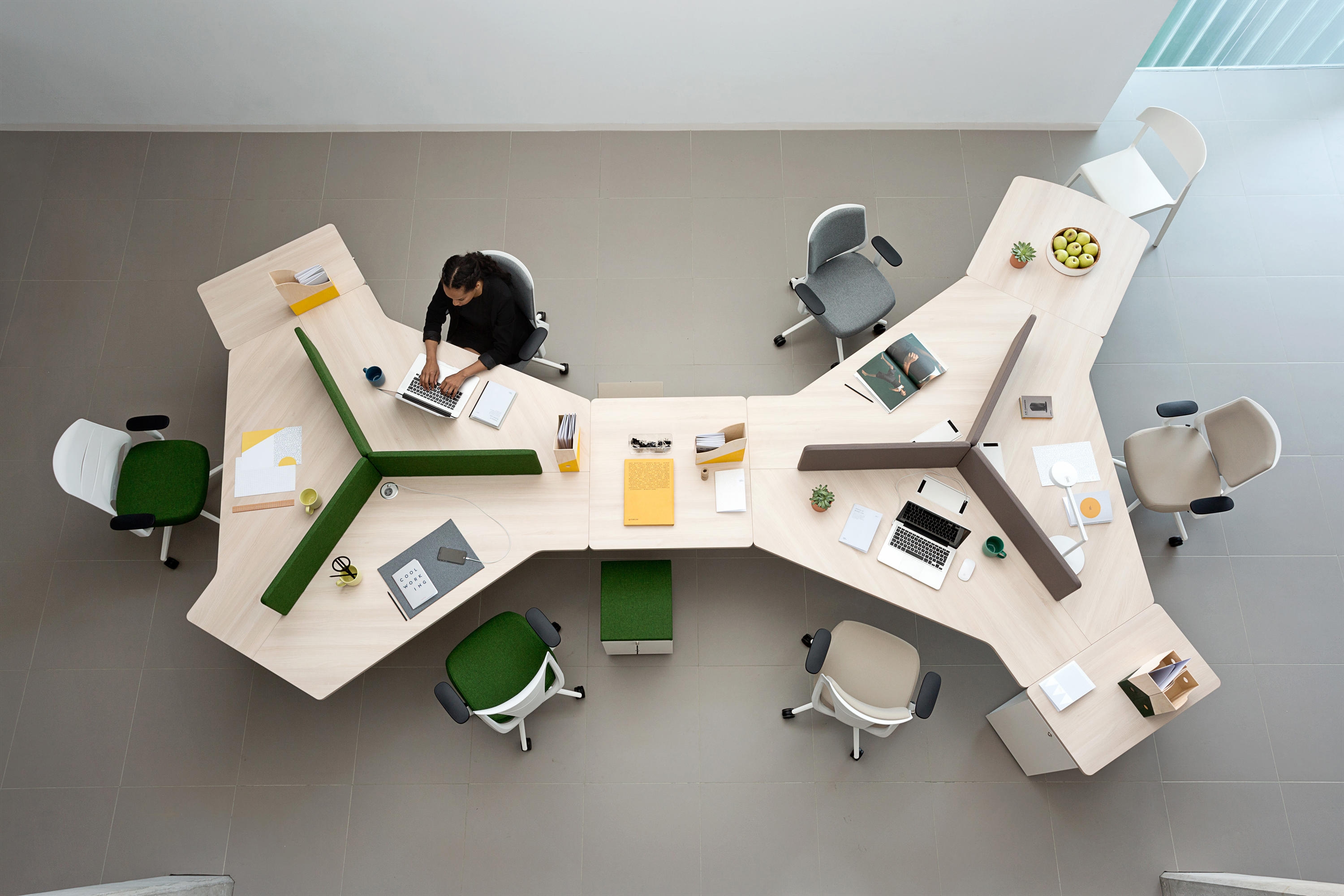 Twist Gen 100 Office Desk for 3 Persons