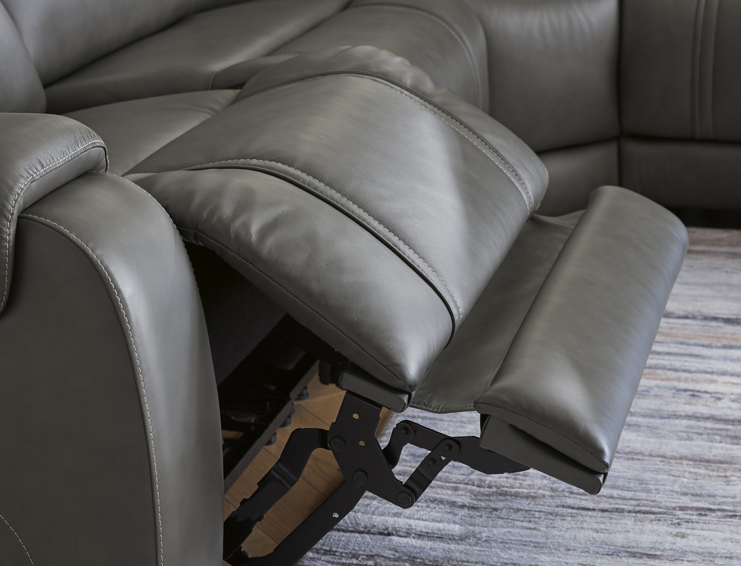 5Z-Pittson L-Shaped Leather 6-Piece Power Reclining Sectional