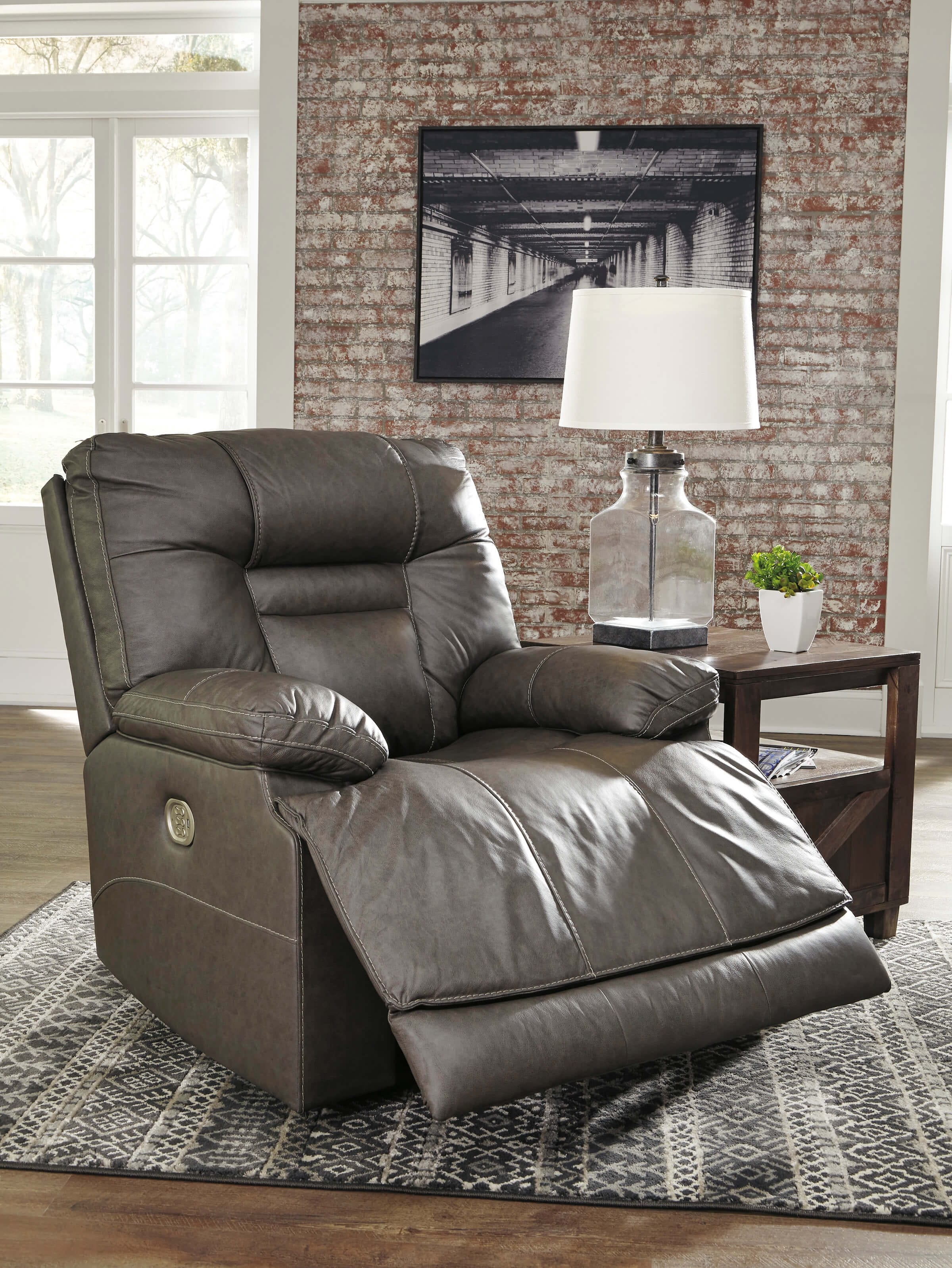 Wurstrow Power Reciliner Chair