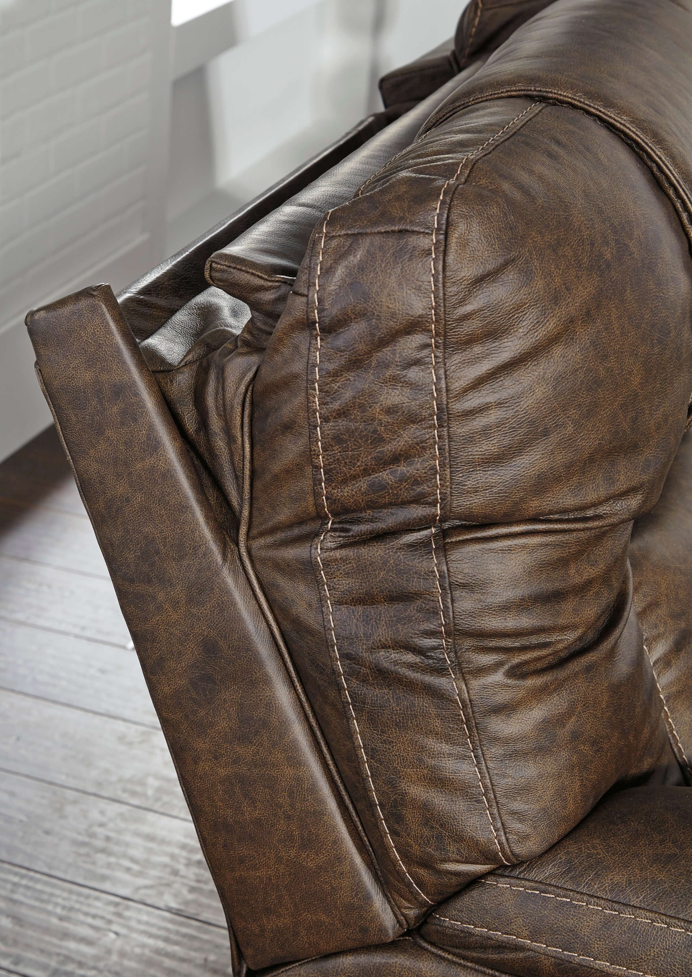 Wurstrow Leather Power Reclining Loveseat w/Console