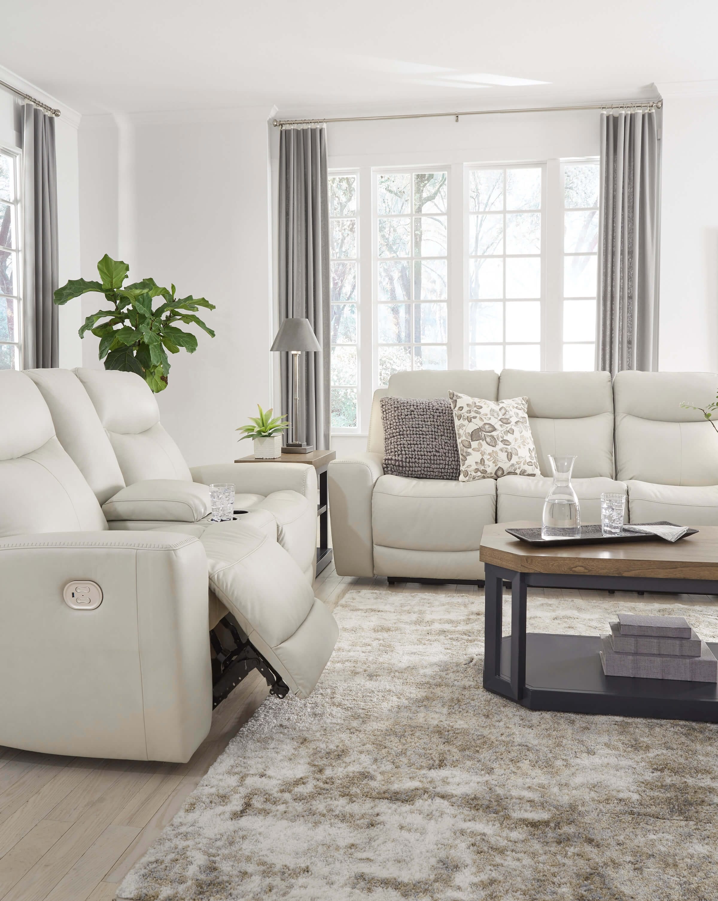 Ashley Mindanao Power Recliner sofa