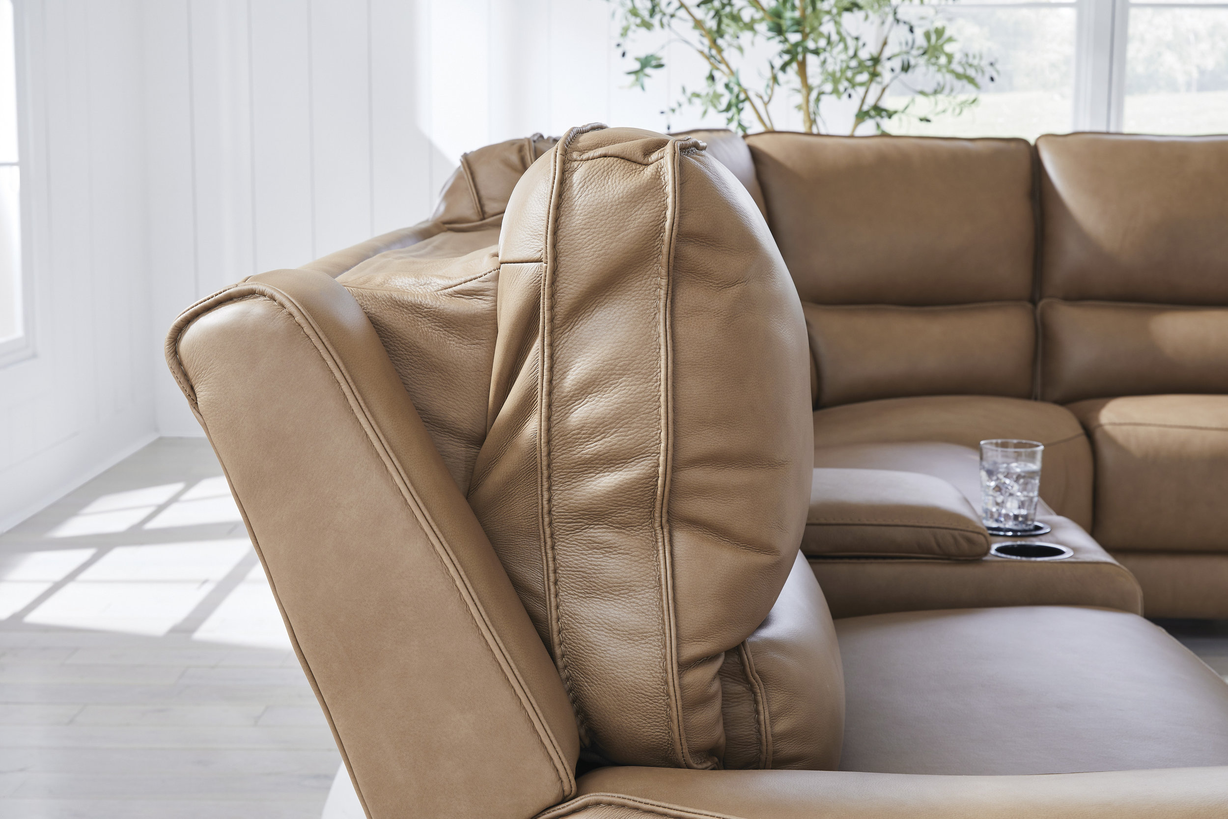 DeepWakes L-Shaped Leather/PVC 6-Piece Reclining Sectional with Storage Console