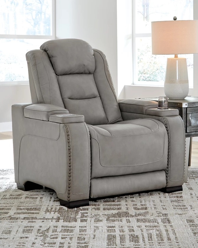 Ashley Man-Den Chair