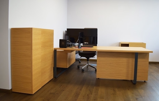 Plana Wood Veneer Executive Desk w/Pedestal