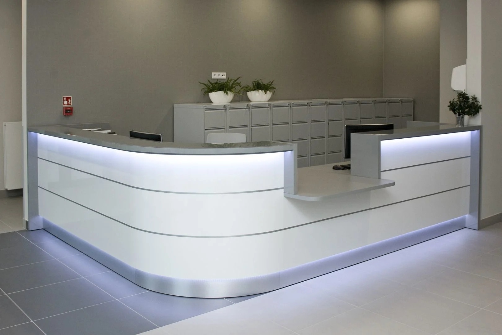 MDD VALDE Customizable Reception Desk in White