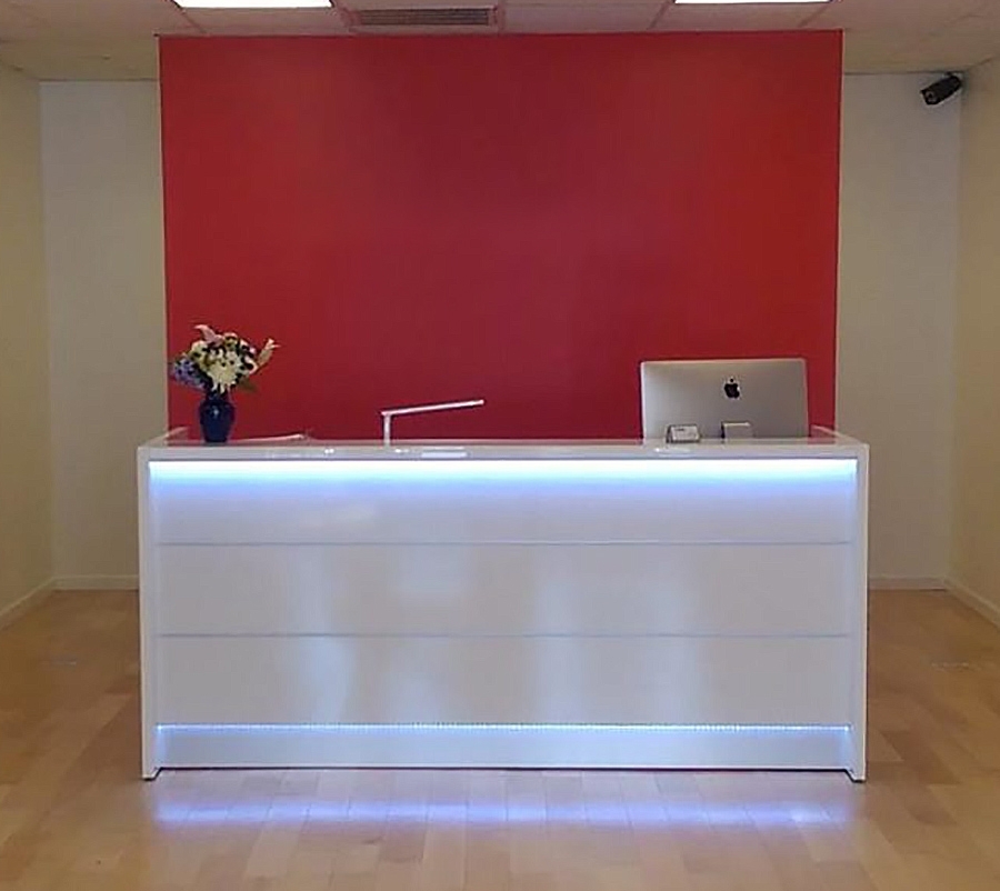 Valde 93" Straight Reception Desk