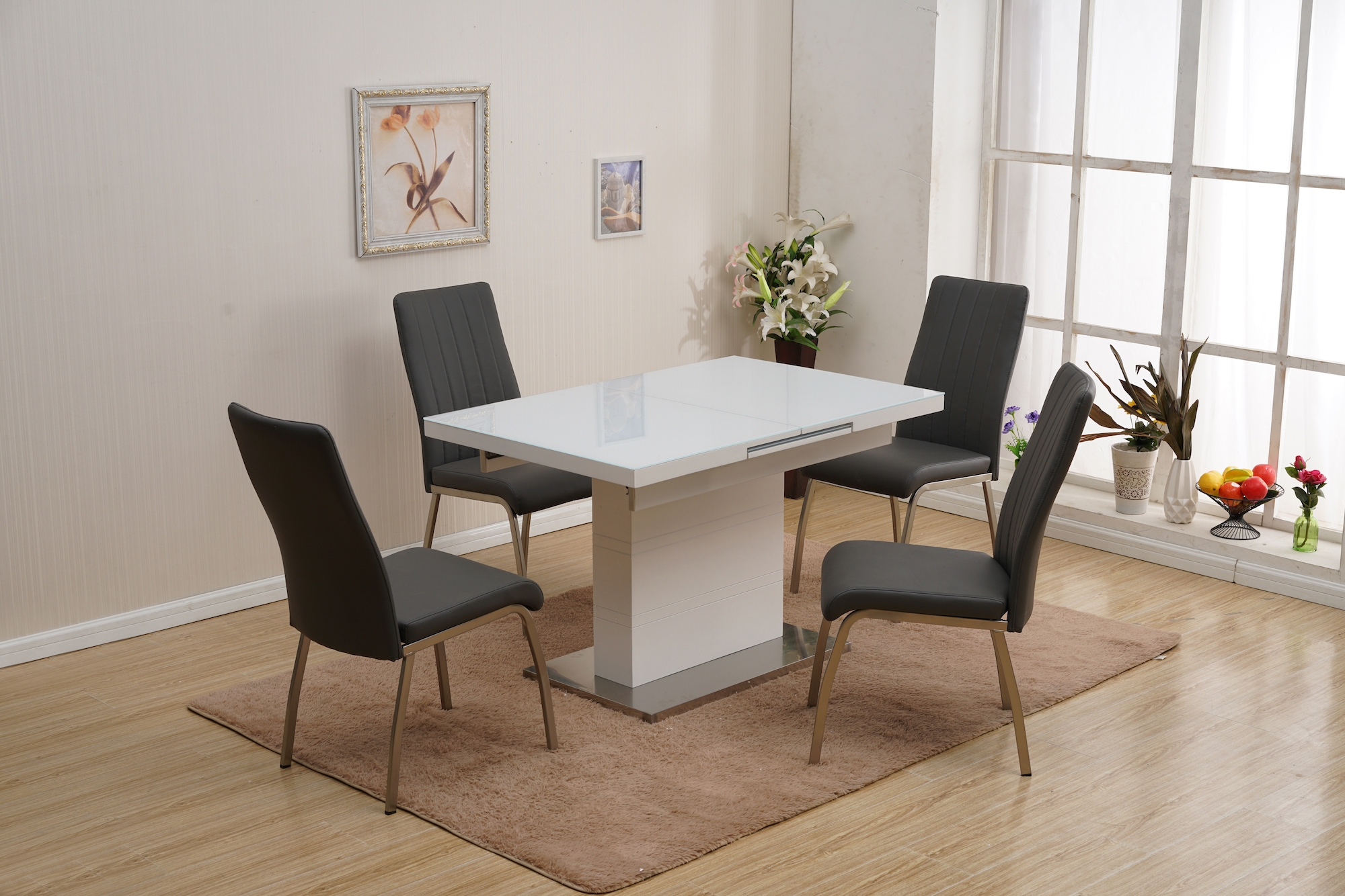 Vanessa Extendable Dining Room Set