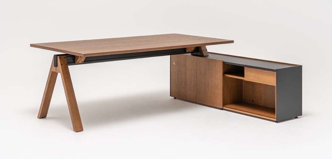 executive desk with storage and pedestal Viga by MDD
