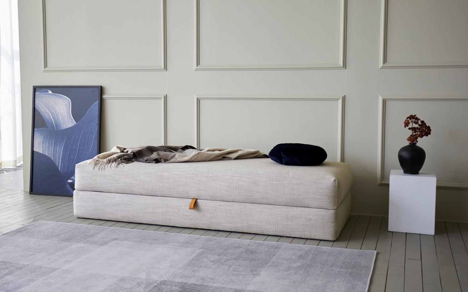 Walis Fabric Daybed