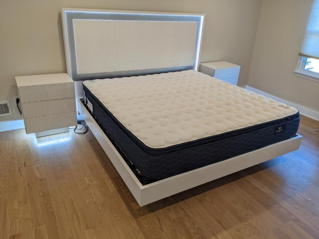 Wave Wood Veneer Platform Bedroom Set w/LED Light