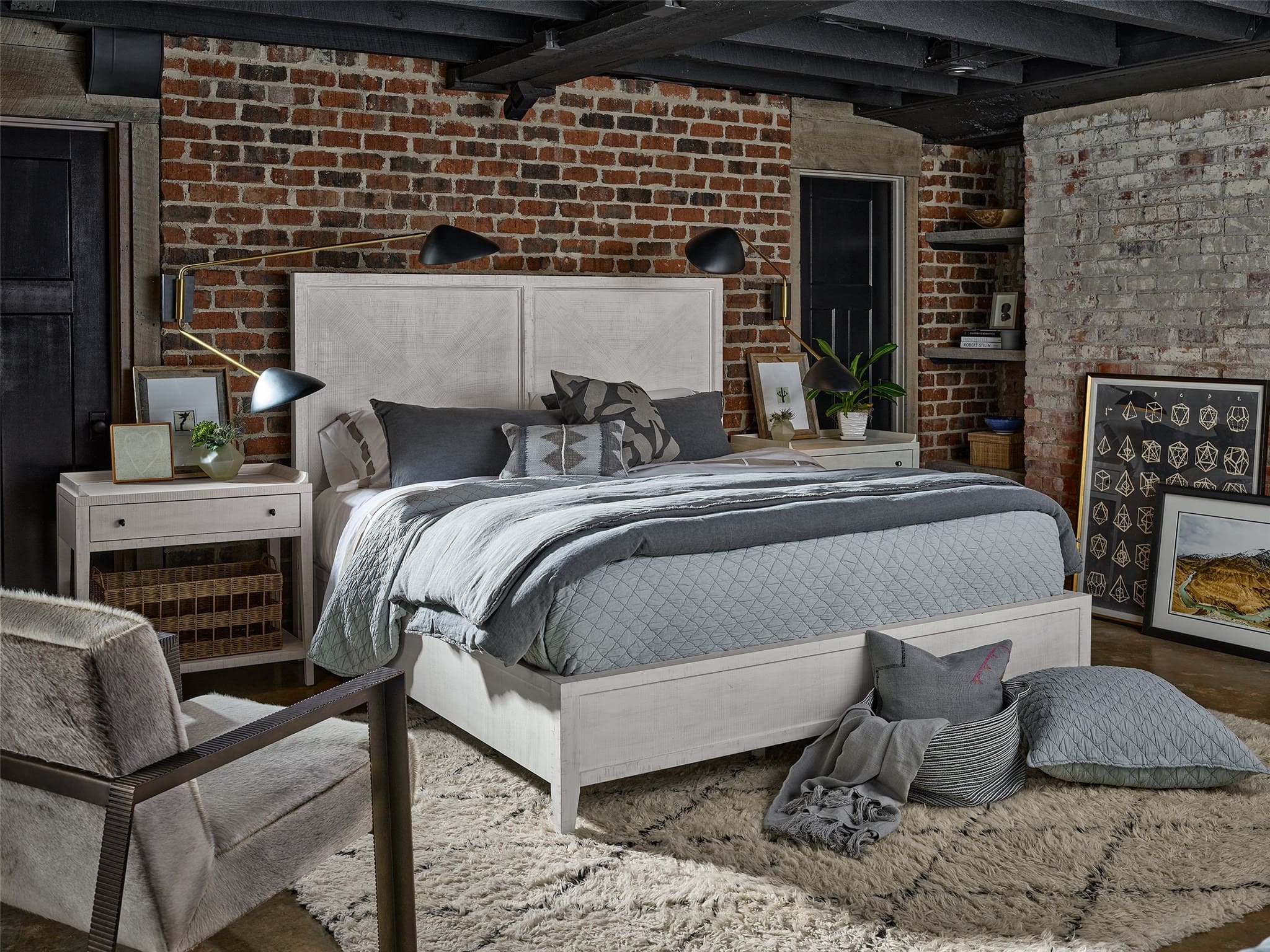 Ames Wood Panel Bed, Queen Size