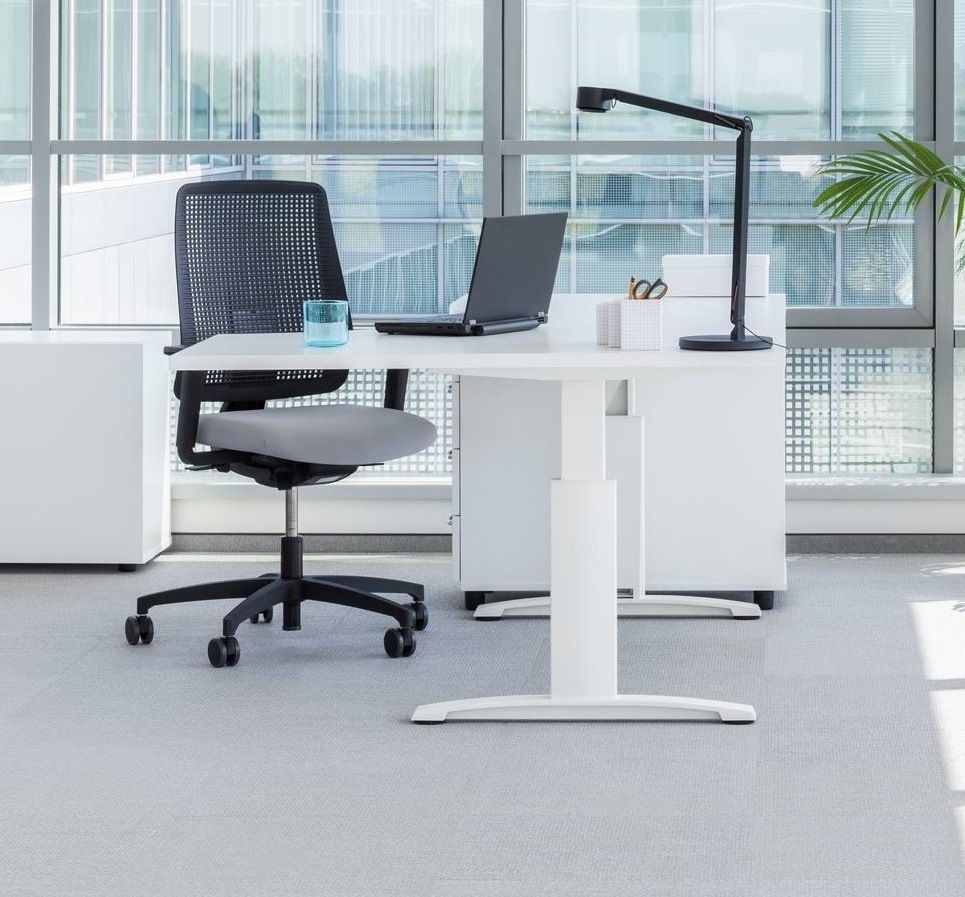 Ergonomic Master MFC Radial Office Desk w/Manual Height Adjustment