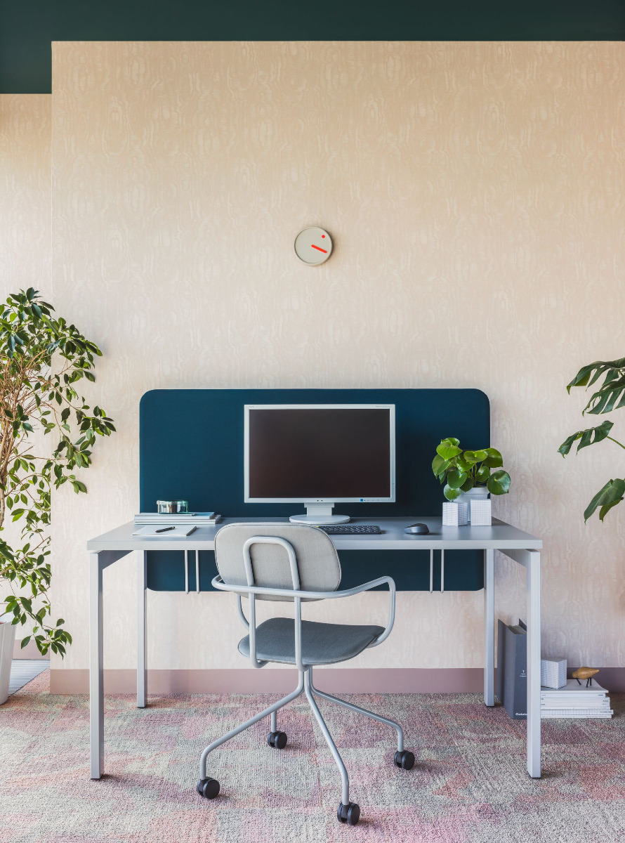 Ogi U Office Single Straight Desk, W62.9" x D27.5"
