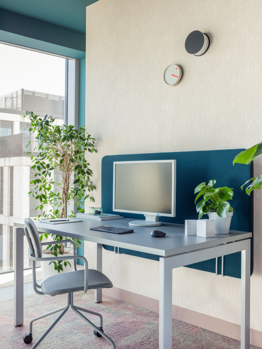 Ogi U Office Single Straight Desk, W70.8" x D31.4"
