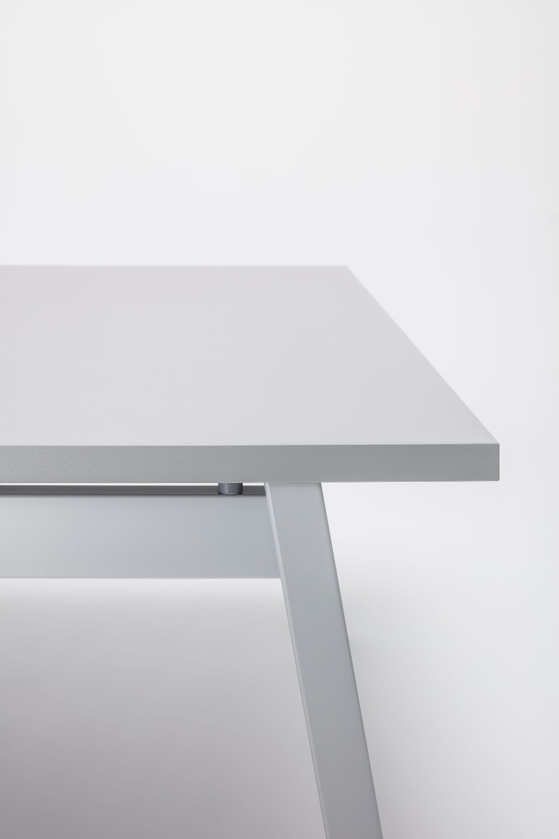 Ogi M Office Single Straight Desk, W47.2" x D27.5"