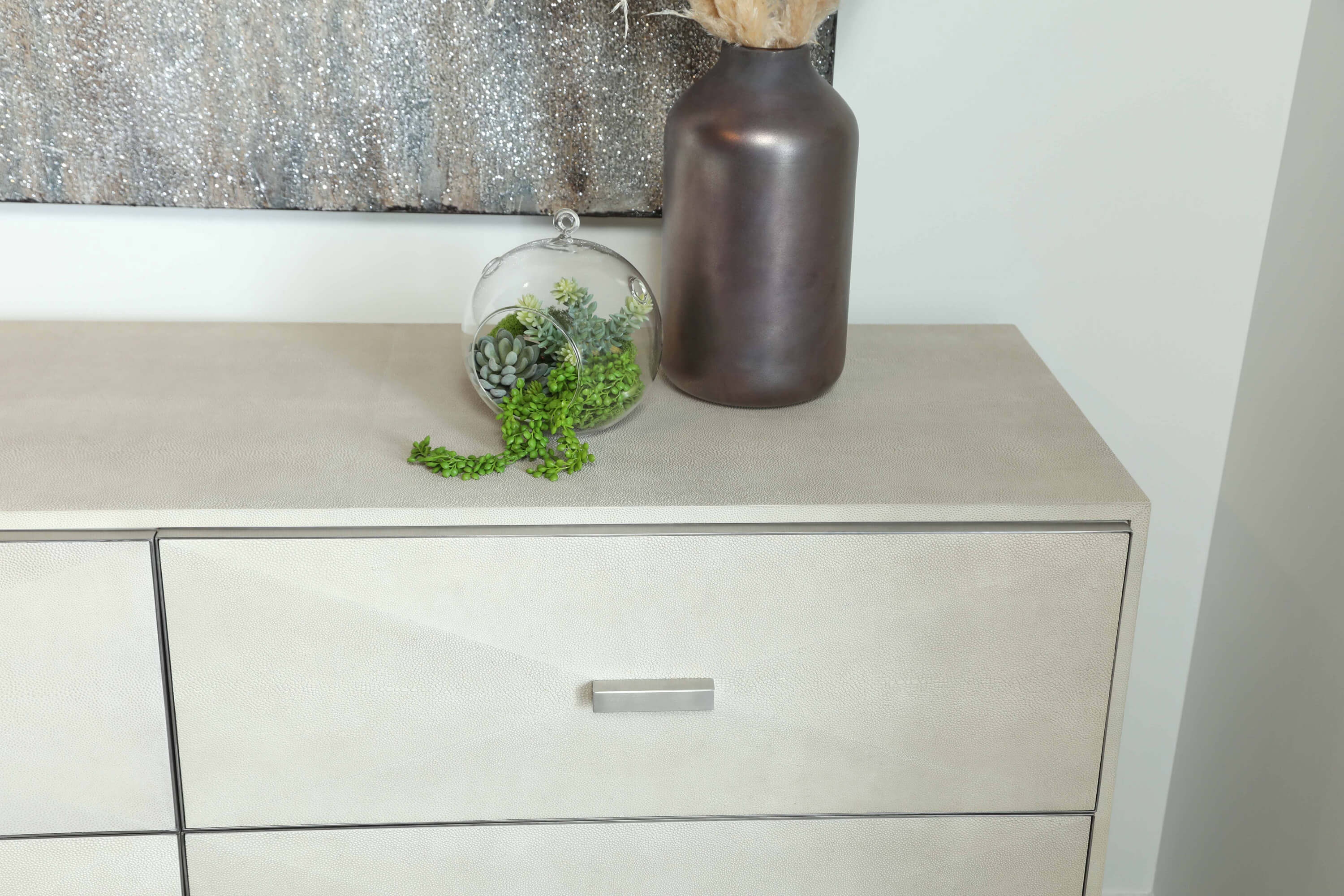 Wynn Wood Shagreen Double Dresser w/6 Drawers