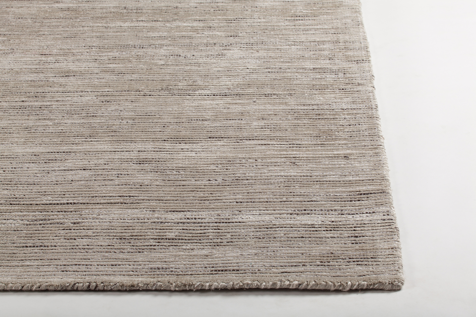 Xandra Wool/Viscose/Polyester Rectangular Handmade Rug, 5' x 7'6"