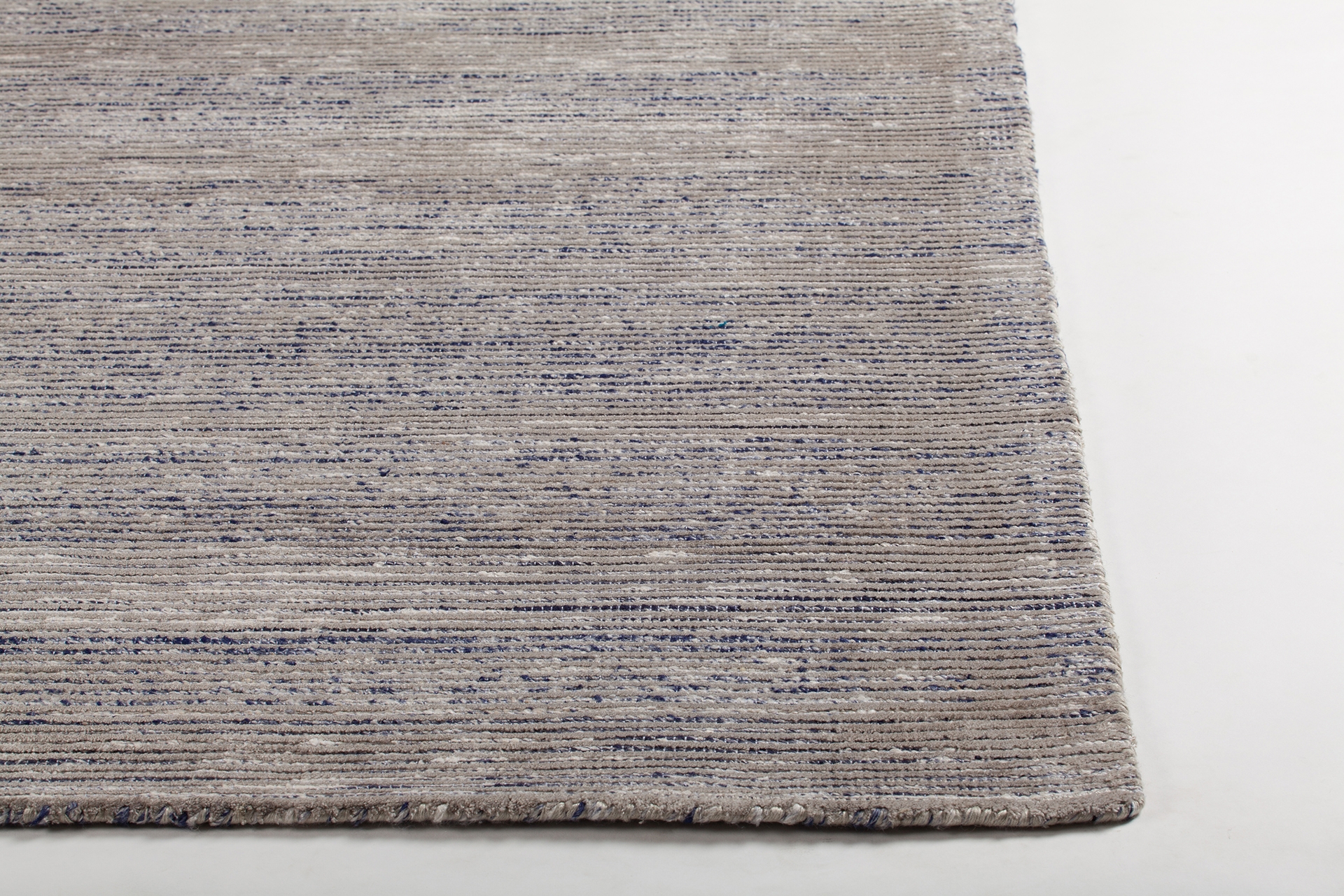 Xandra Wool/Viscose/Polyester Rectangular Handmade Rug, 5' x 7'6"